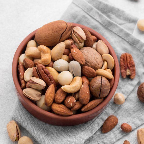 Deluxe Mixed Nuts With Peanuts